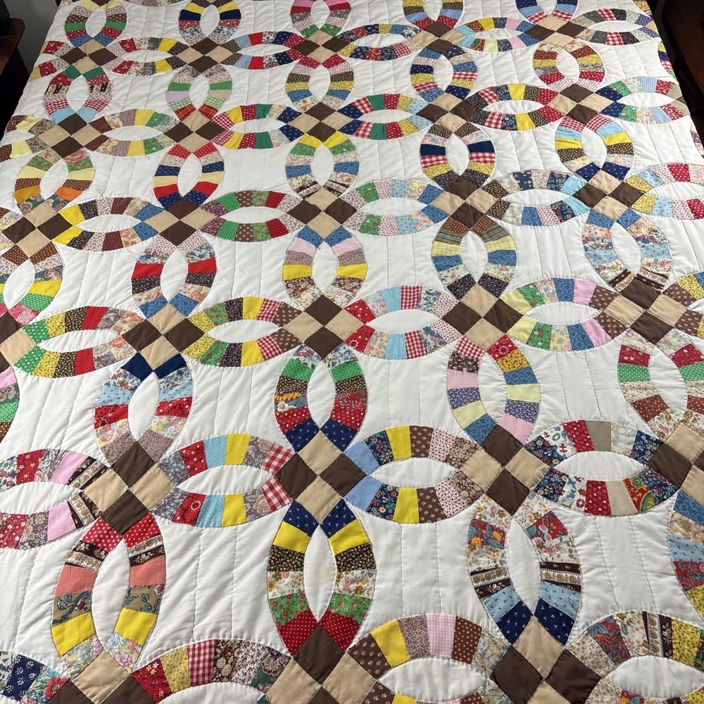 Vintage Double Wedding Ring Quilt 86x96" Hand Stitched Scallop Edge Earth Tones